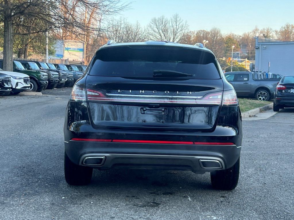 Used 2022 Lincoln Nautilus Reserve image 6