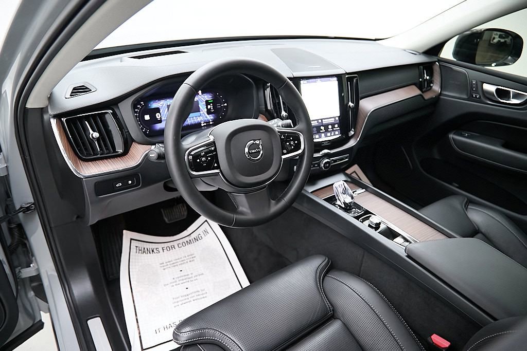 Certified 2024 Volvo XC60 T8 Ultimate w/ Protection Package Premier image 12