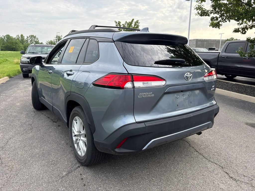 Used 2022 Toyota Corolla Cross LE AWD/4WD image 6