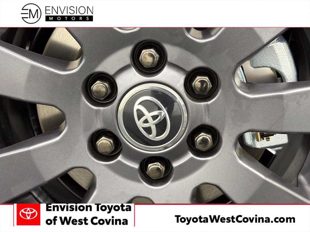 Used 2027 Toyota Land Cruiser AWD/4WD image 17