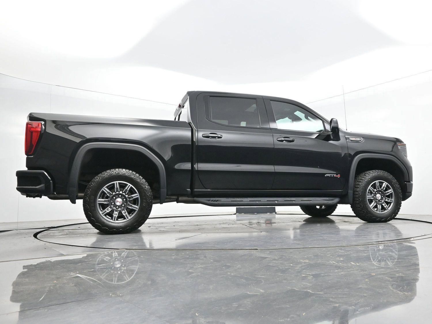 Used 2024 GMC Sierra 1500 AT4 w/ Technology Package AWD/4WD image 51