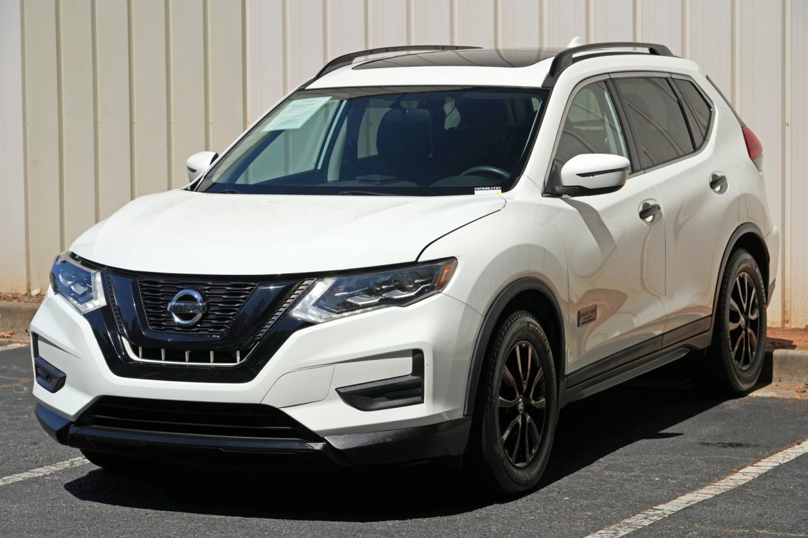 Used 2017 Nissan Rogue SV FWD image 43