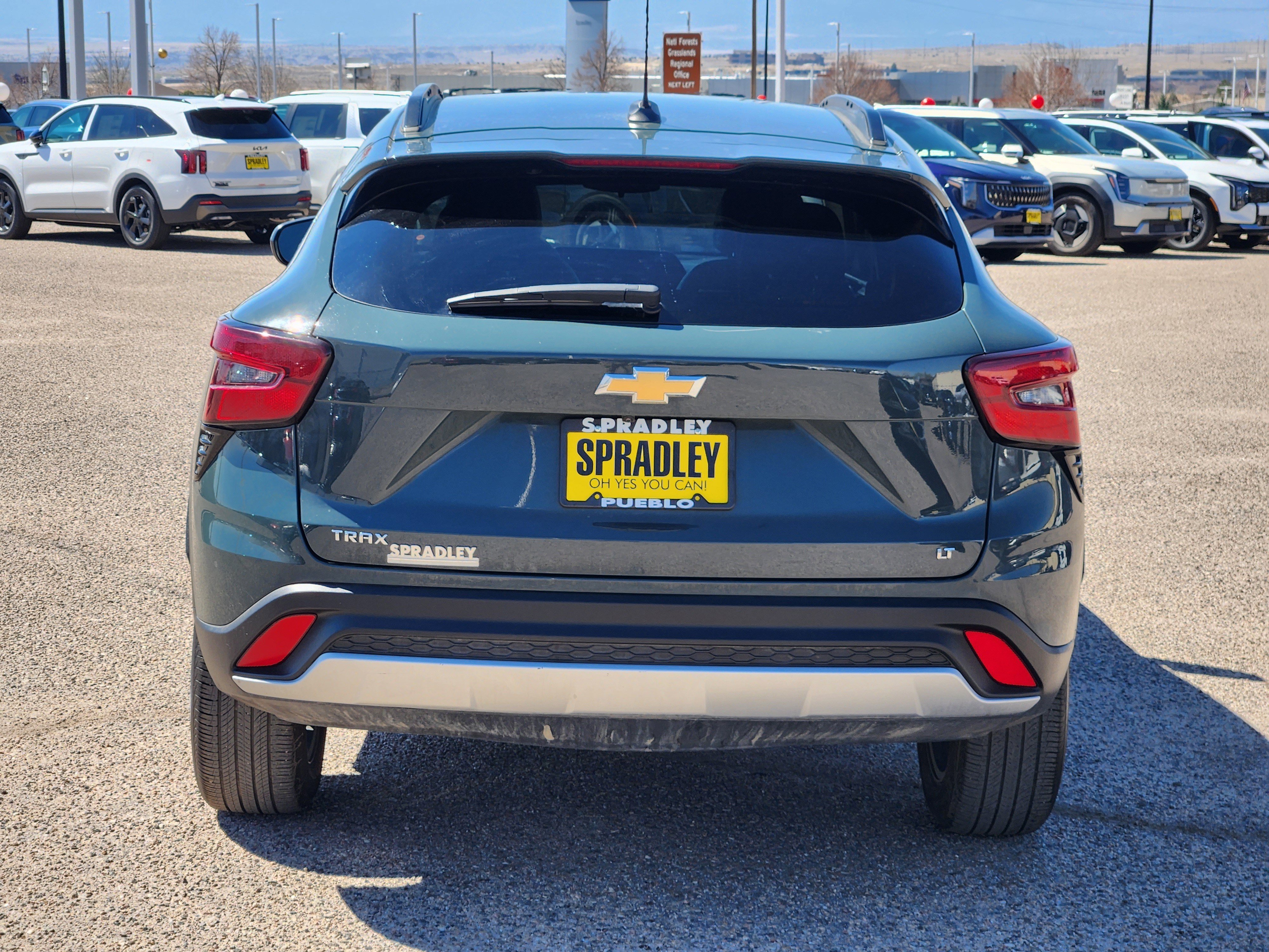 Used 2025 Chevrolet Trax LT FWD image 4