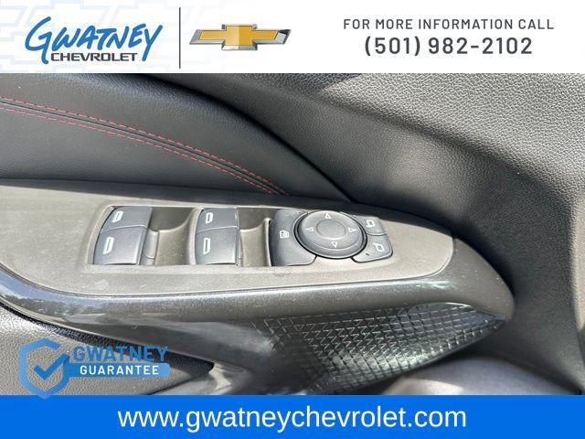 Used 2025 Chevrolet Trax RS w/ Sunroof Package FWD image 19