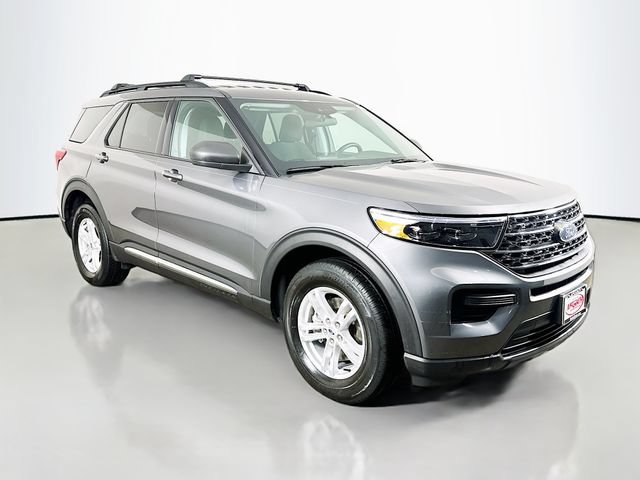 Used 2023 Ford Explorer XLT AWD/4WD image 16