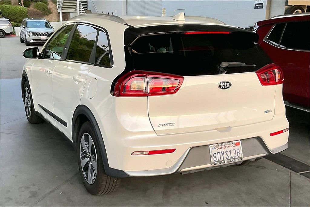 Used 2018 Kia Niro EX FWD image 4