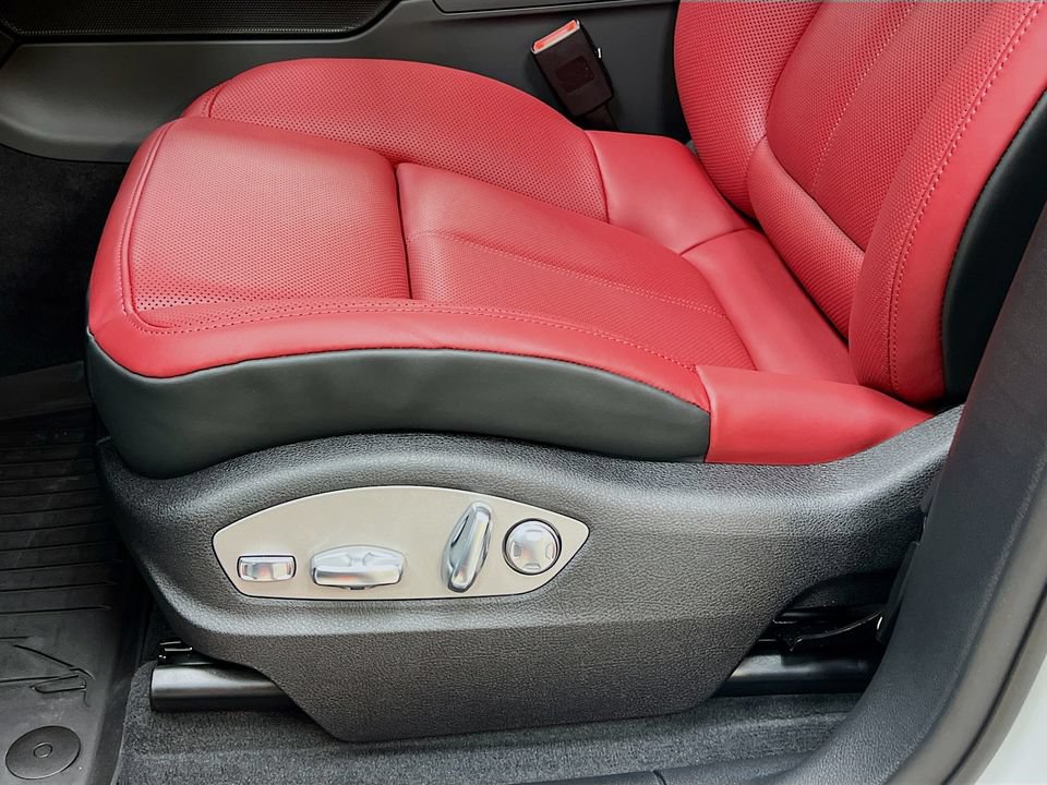 New 2026 Porsche Macan Turbo AWD/4WD image 22