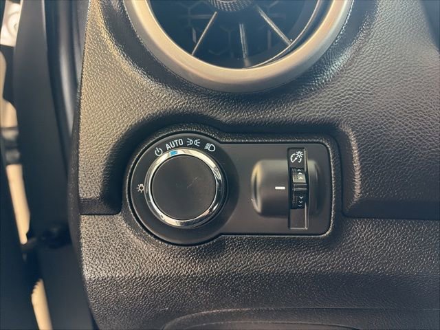 Used 2016 Chevrolet Trax LT w/ LT Convenience Package AWD/4WD image 15