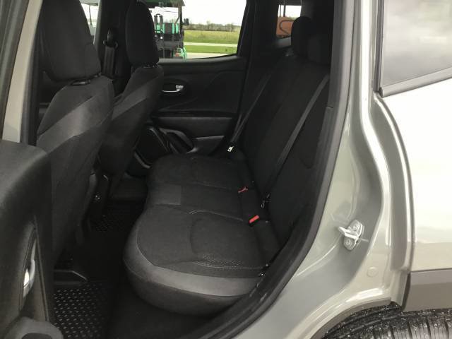 Used 2022 Jeep Renegade Altitude image 12