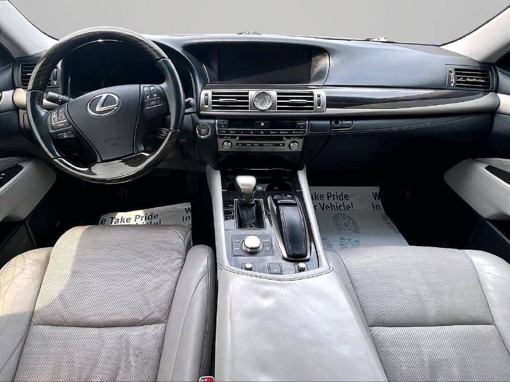 Used 2014 Lexus LS 460 AWD w/ Comfort Package image 16