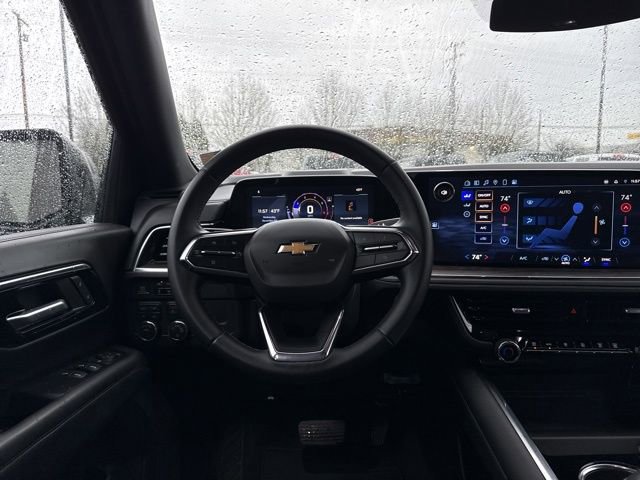 Used 2025 Chevrolet Suburban LS image 19