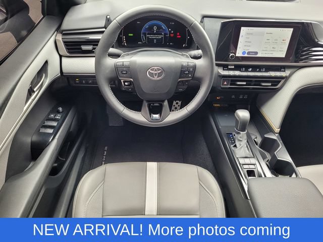 Used 2025 Toyota Camry SE FWD image 16