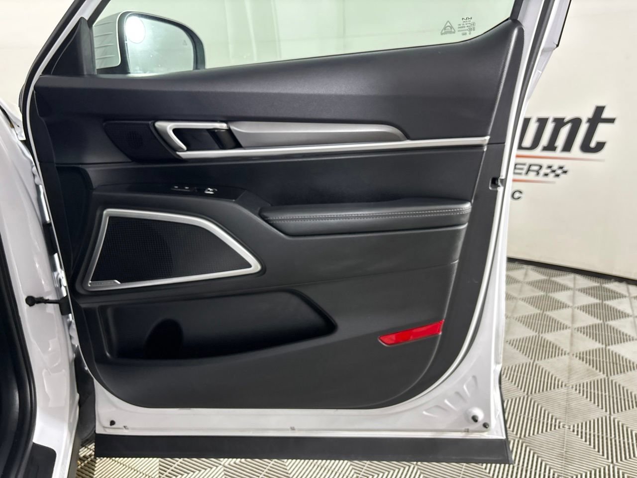 Used 2025 Kia Telluride S AWD/4WD image 34