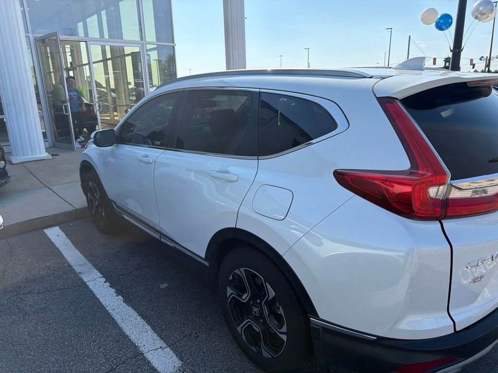 Used 2019 Honda CR-V Touring image 3