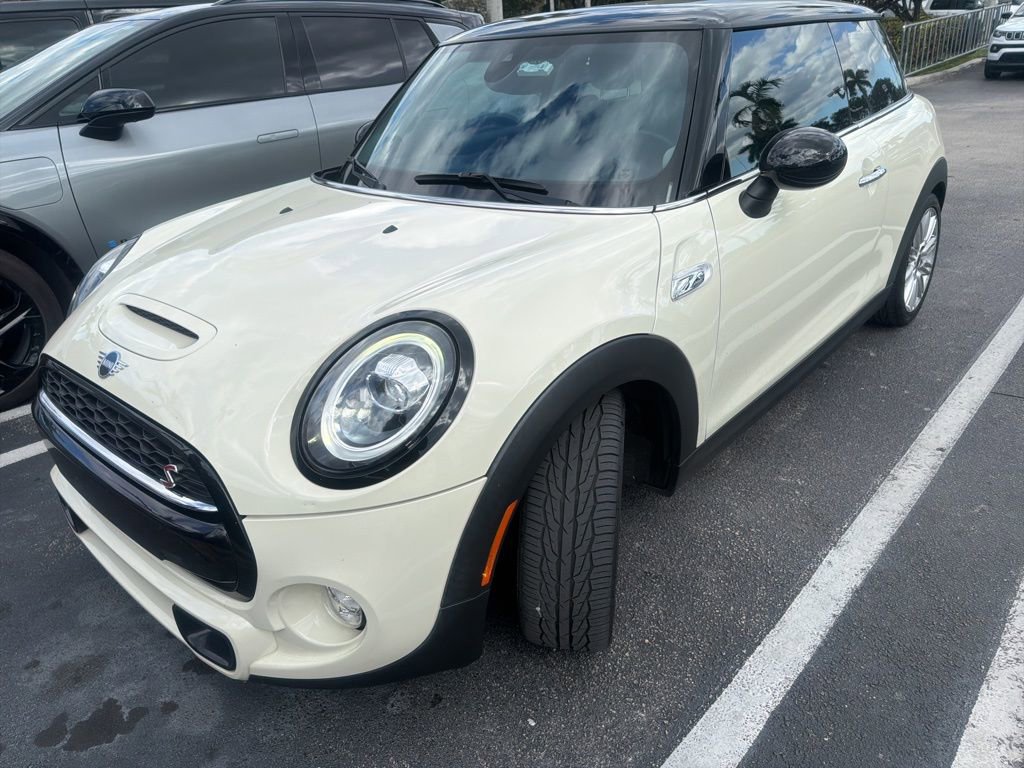Used 2019 MINI Cooper S w/ Premium Package image 1