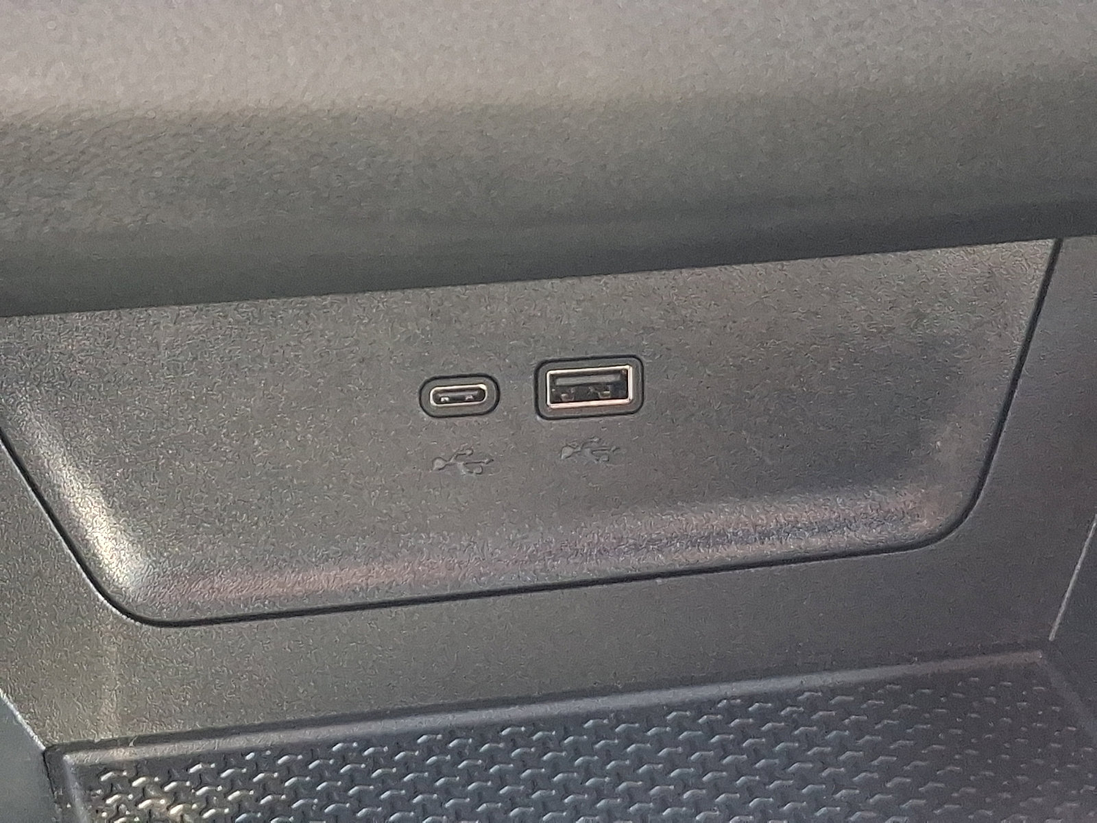 Used 2025 Chevrolet Equinox LT w/ Safety and Technology Package image 24