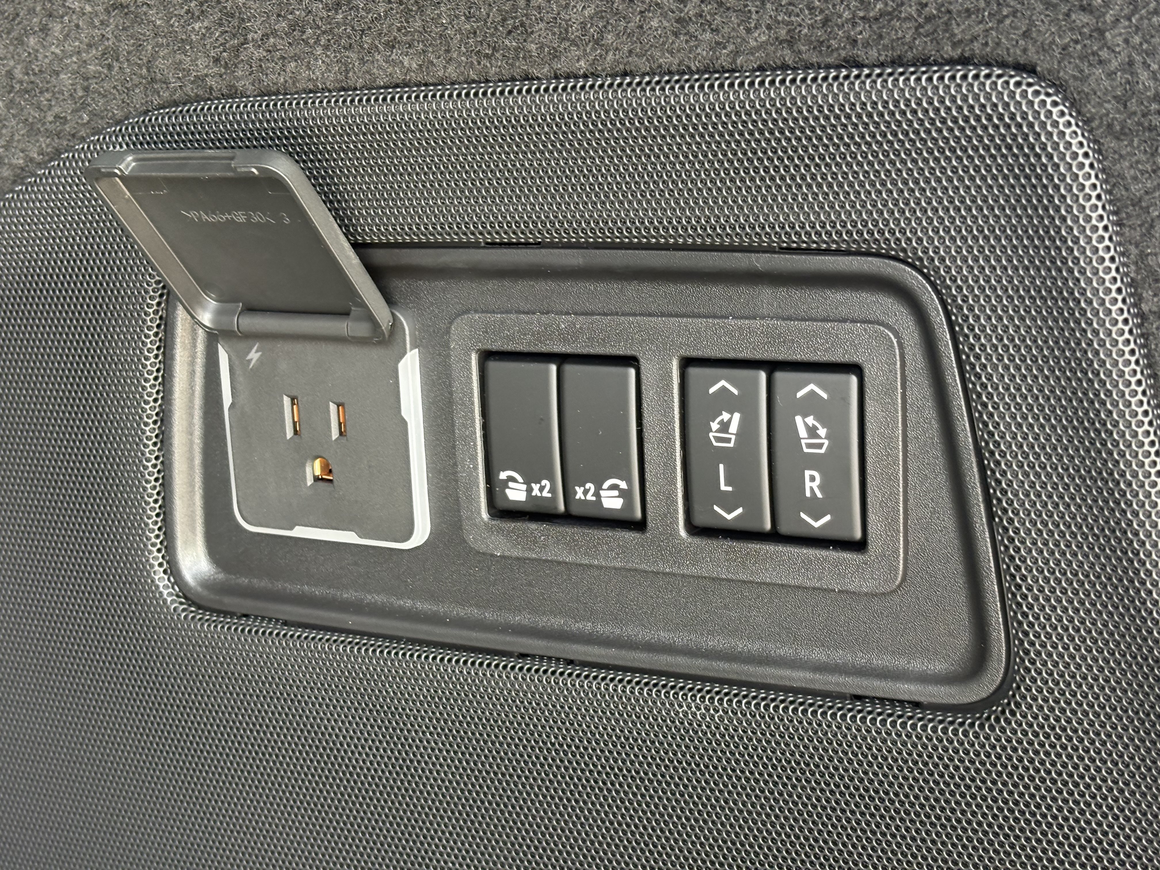 New 2026 Cadillac Escalade Luxury AWD/4WD image 10
