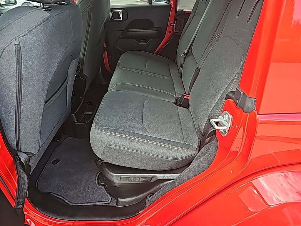 Certified 2025 Jeep Wrangler Unlimited Sahara w/ Safety Group image 16