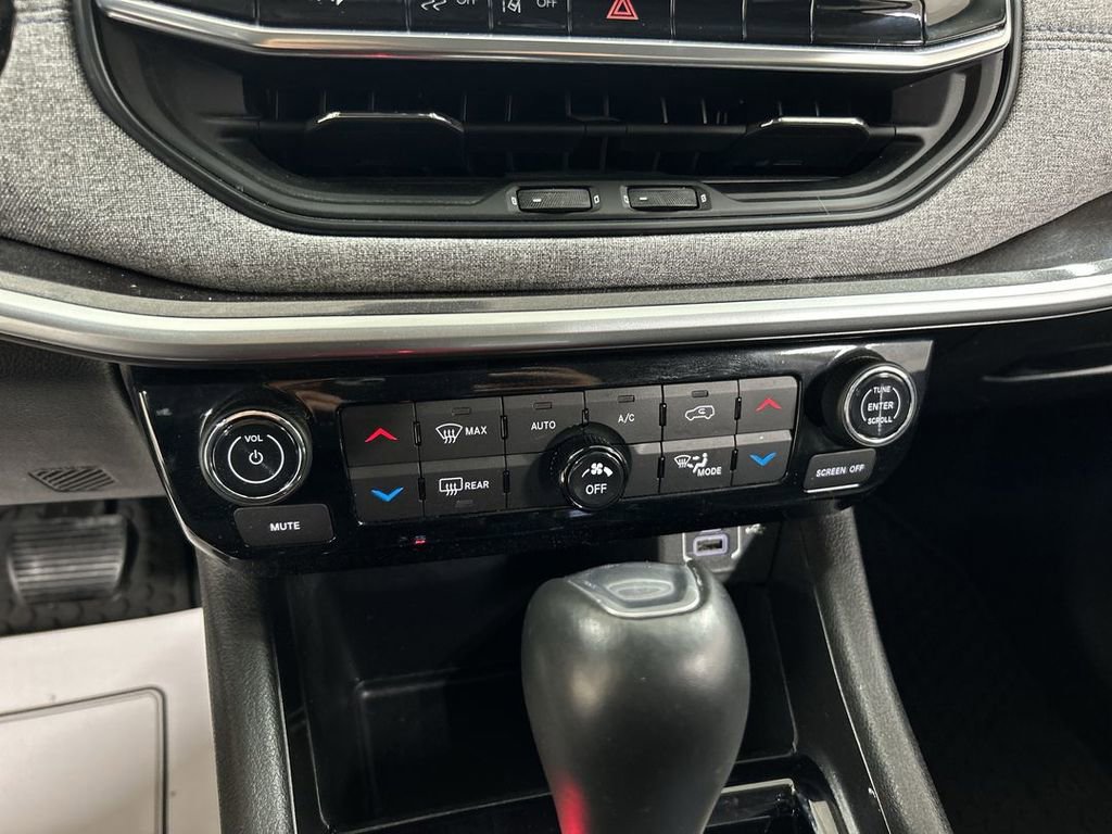 Used 2022 Jeep Compass Latitude w/ Convenience Group AWD/4WD image 16