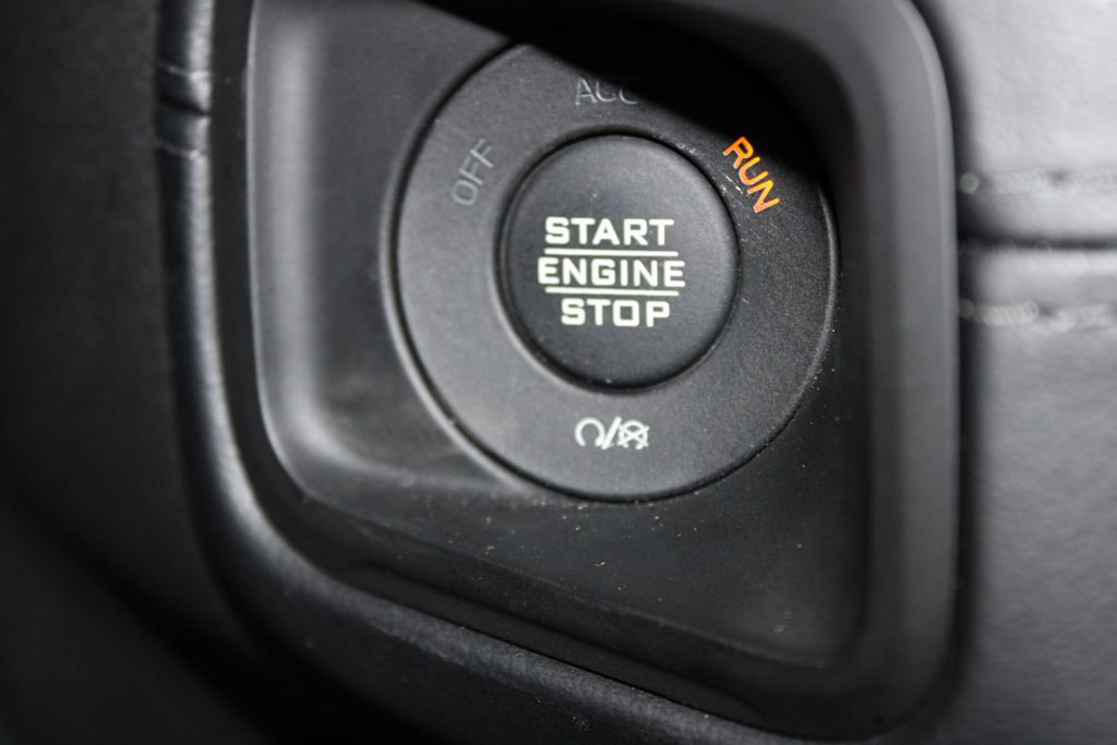 Used 2025 Jeep Wrangler Unlimited Sahara w/ Safety Group image 47