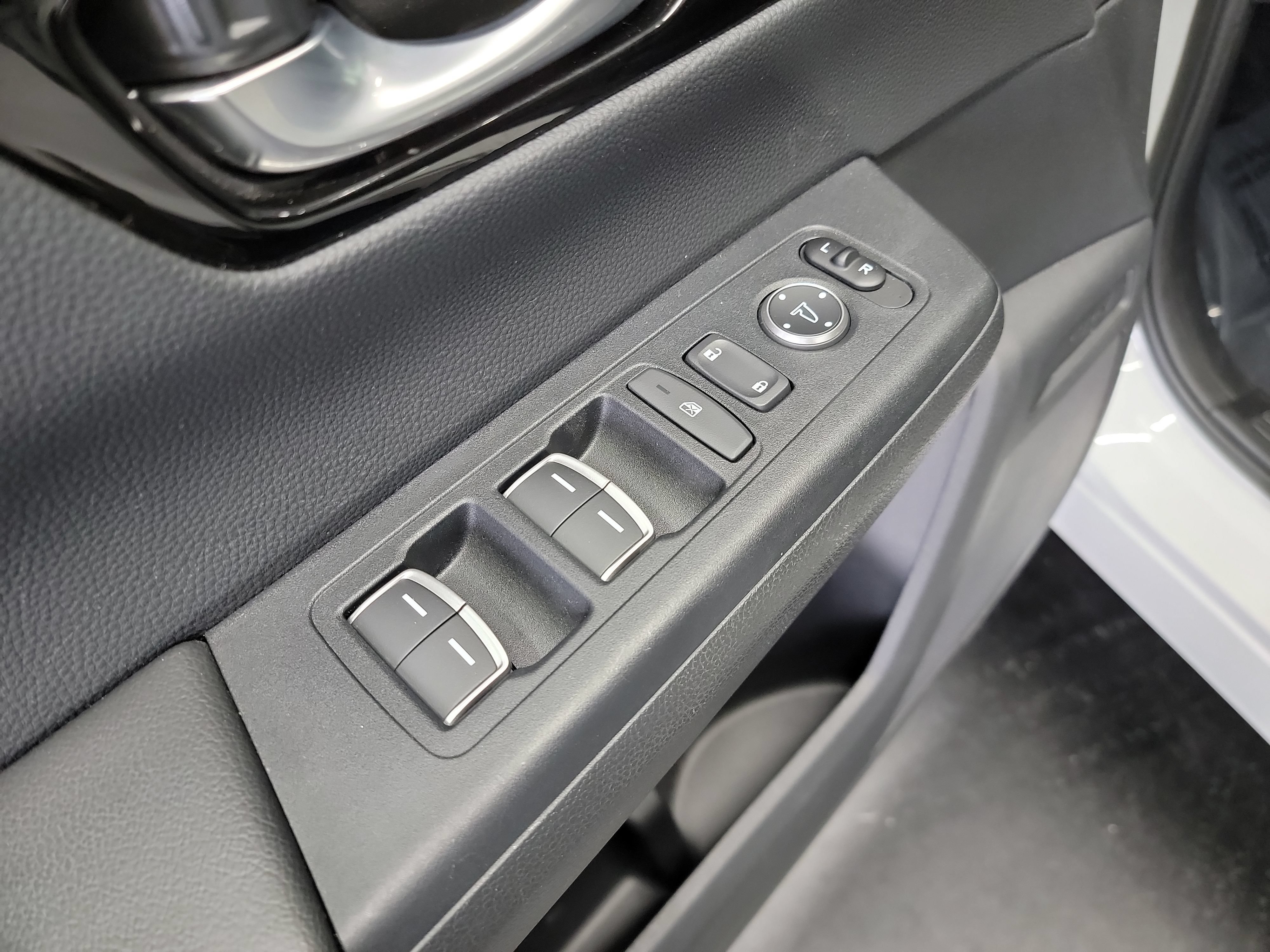 Used 2024 Honda CR-V EX-L image 14