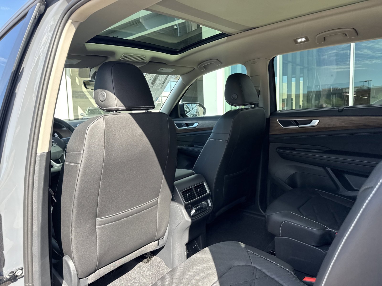 New 2026 Volkswagen Atlas SE image 19