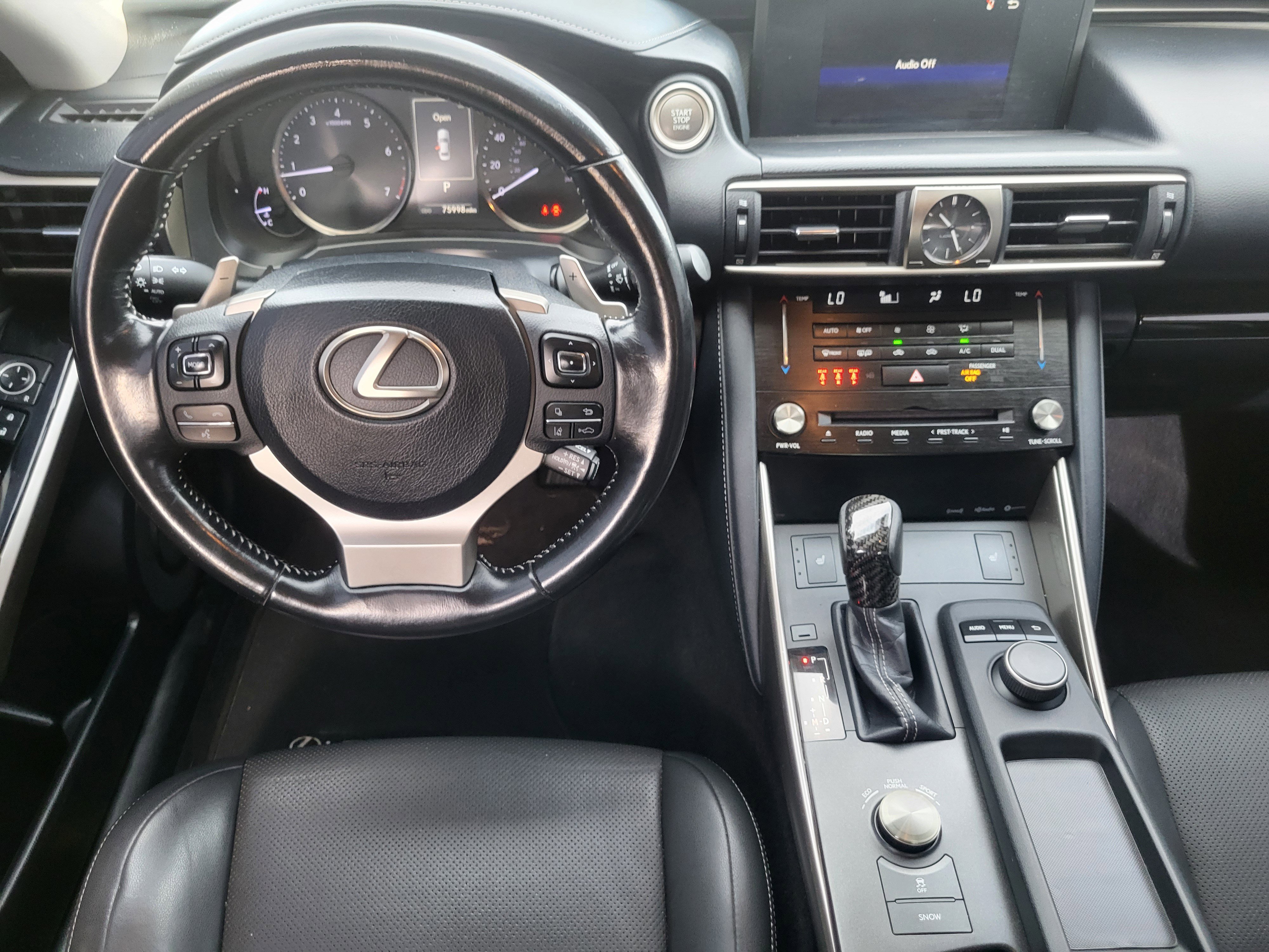 Used 2017 Lexus IS 300 AWD image 11