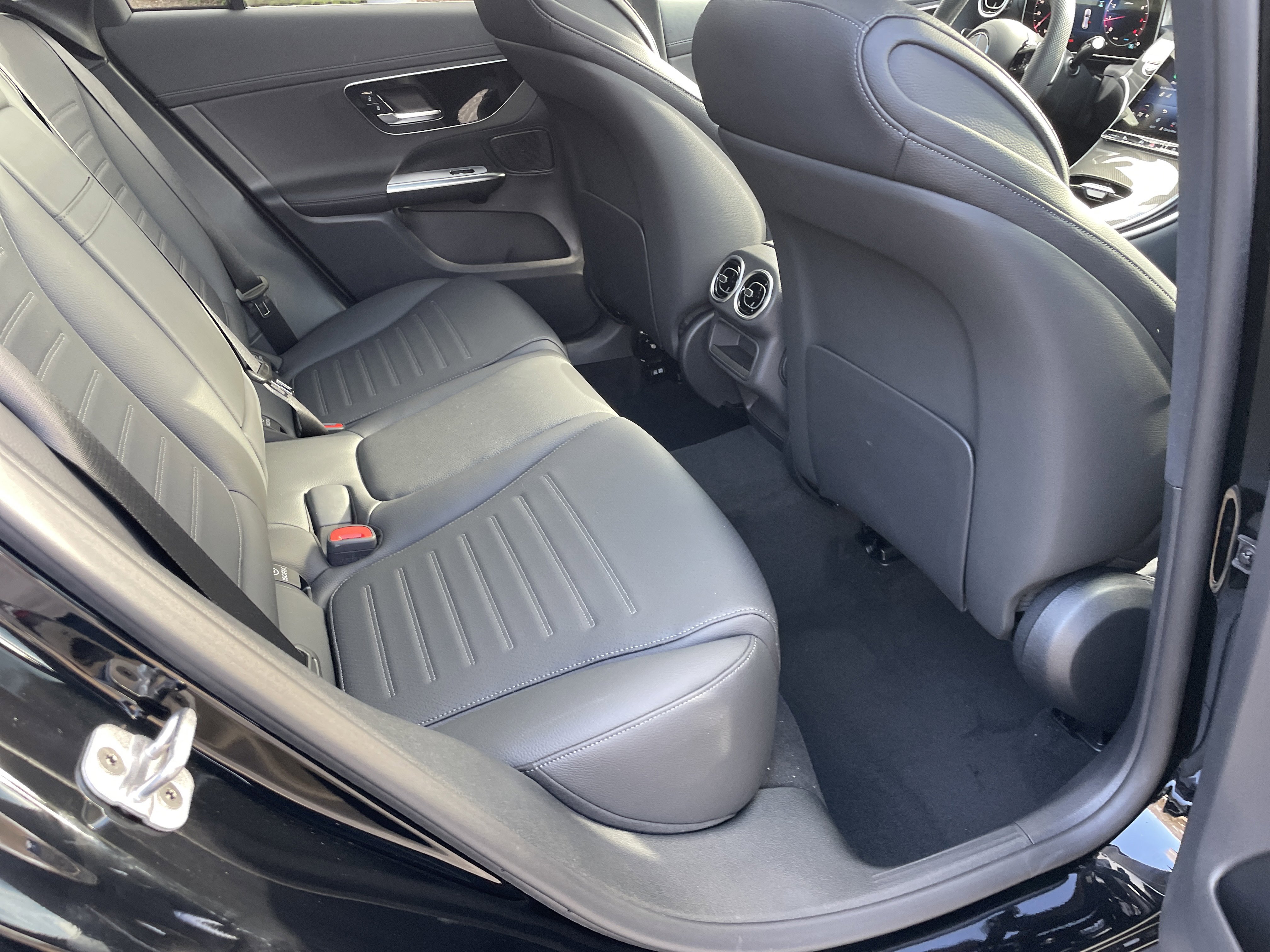 New 2026 Mercedes-Benz GLC 300 image 39