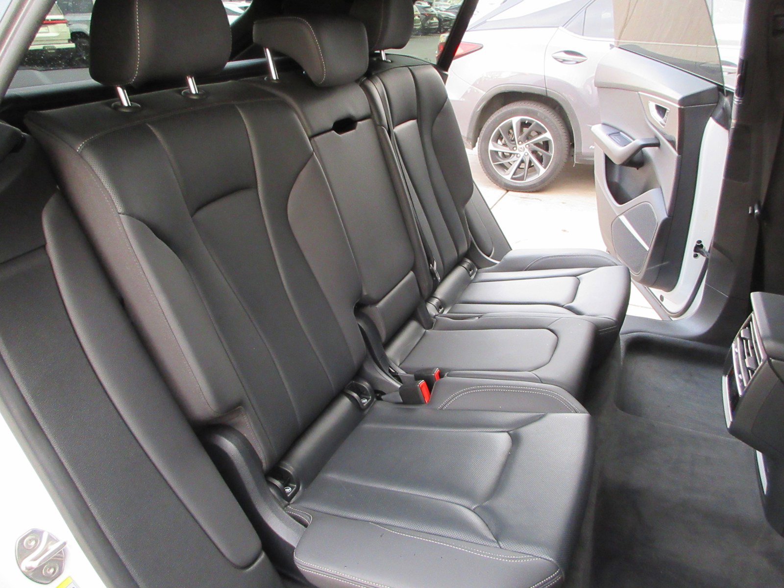 Used 2020 Audi Q8 Premium Plus image 21