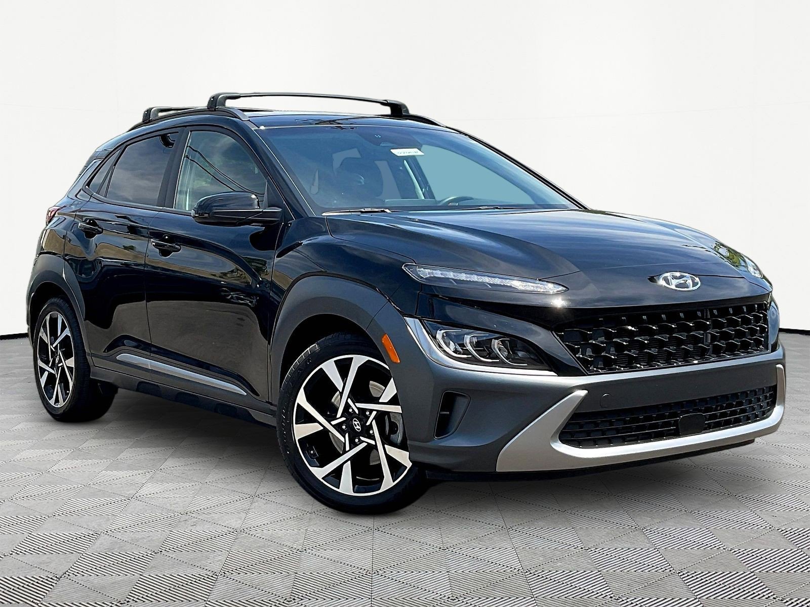 Used 2023 Hyundai Kona Limited AWD/4WD image 3