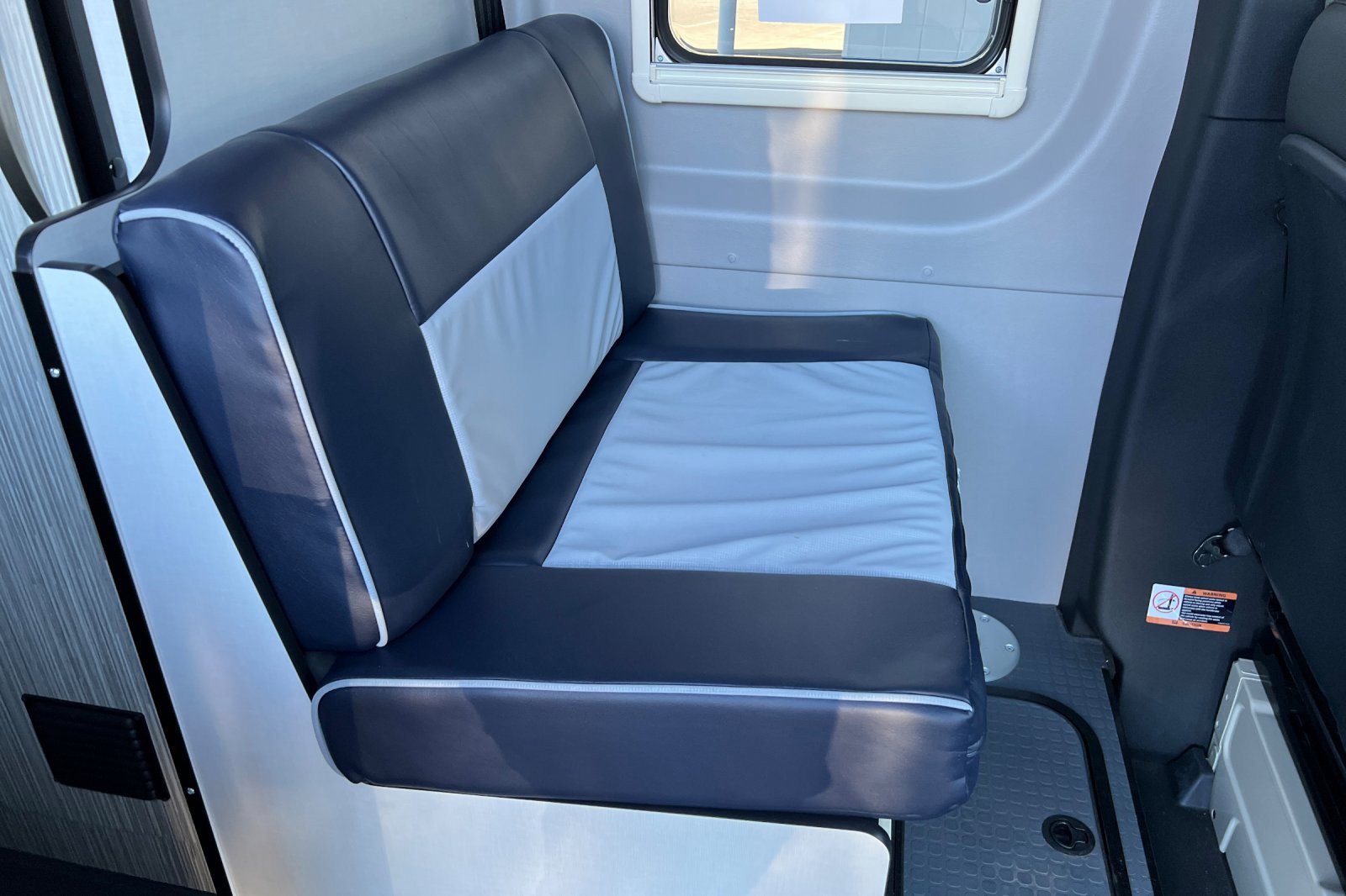 Used 2022 Mercedes-Benz Sprinter 2500 image 9