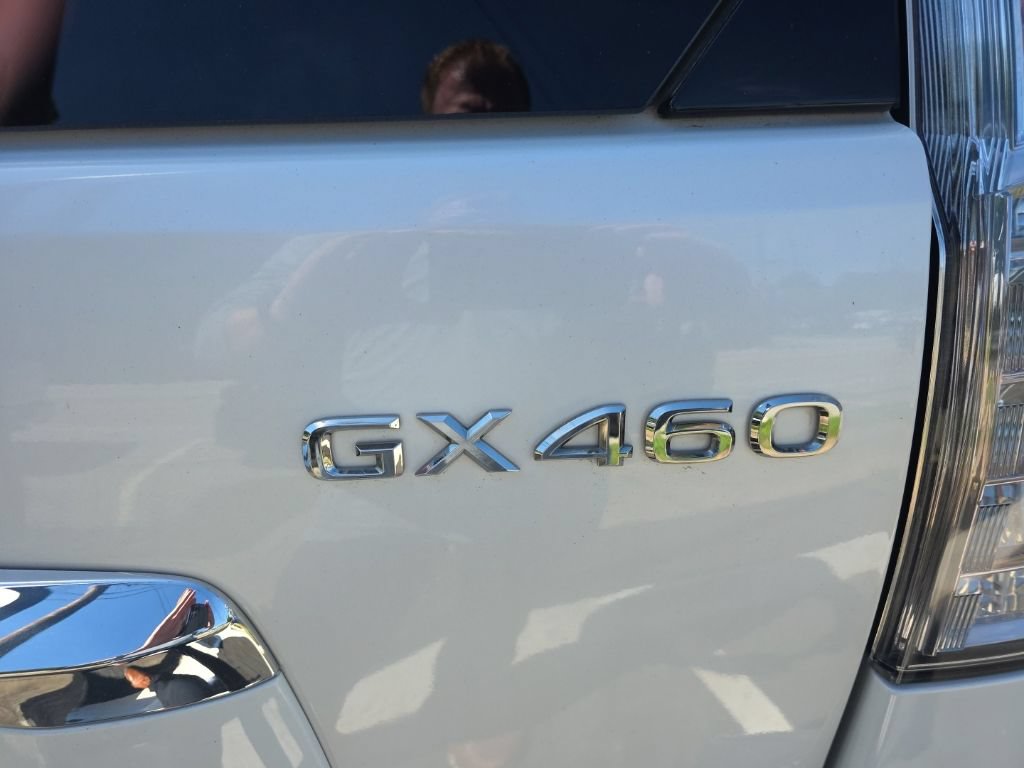 Used 2017 Lexus GX 460 Premium w/ Premium Package AWD/4WD image 9