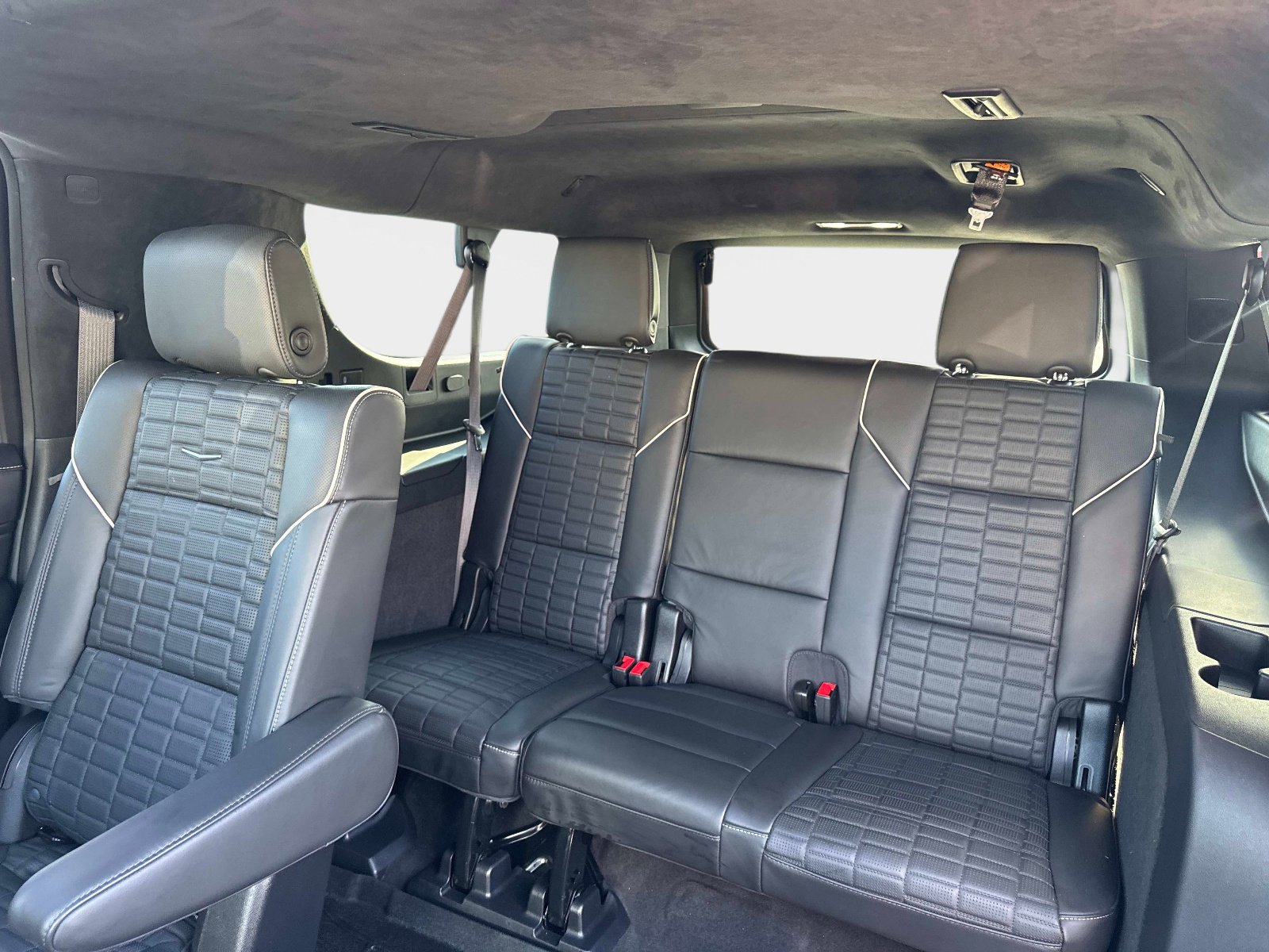 Used 2024 Cadillac Escalade ESV Sport Platinum w/ LPO, ONYX Package image 22