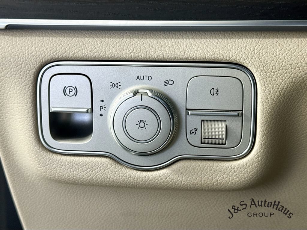 Used 2022 Mercedes-Benz GLE 350 w/ 3rd Row Seat Package image 10