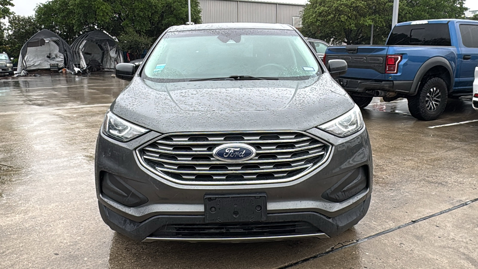 Used 2019 Ford Edge SE image 2