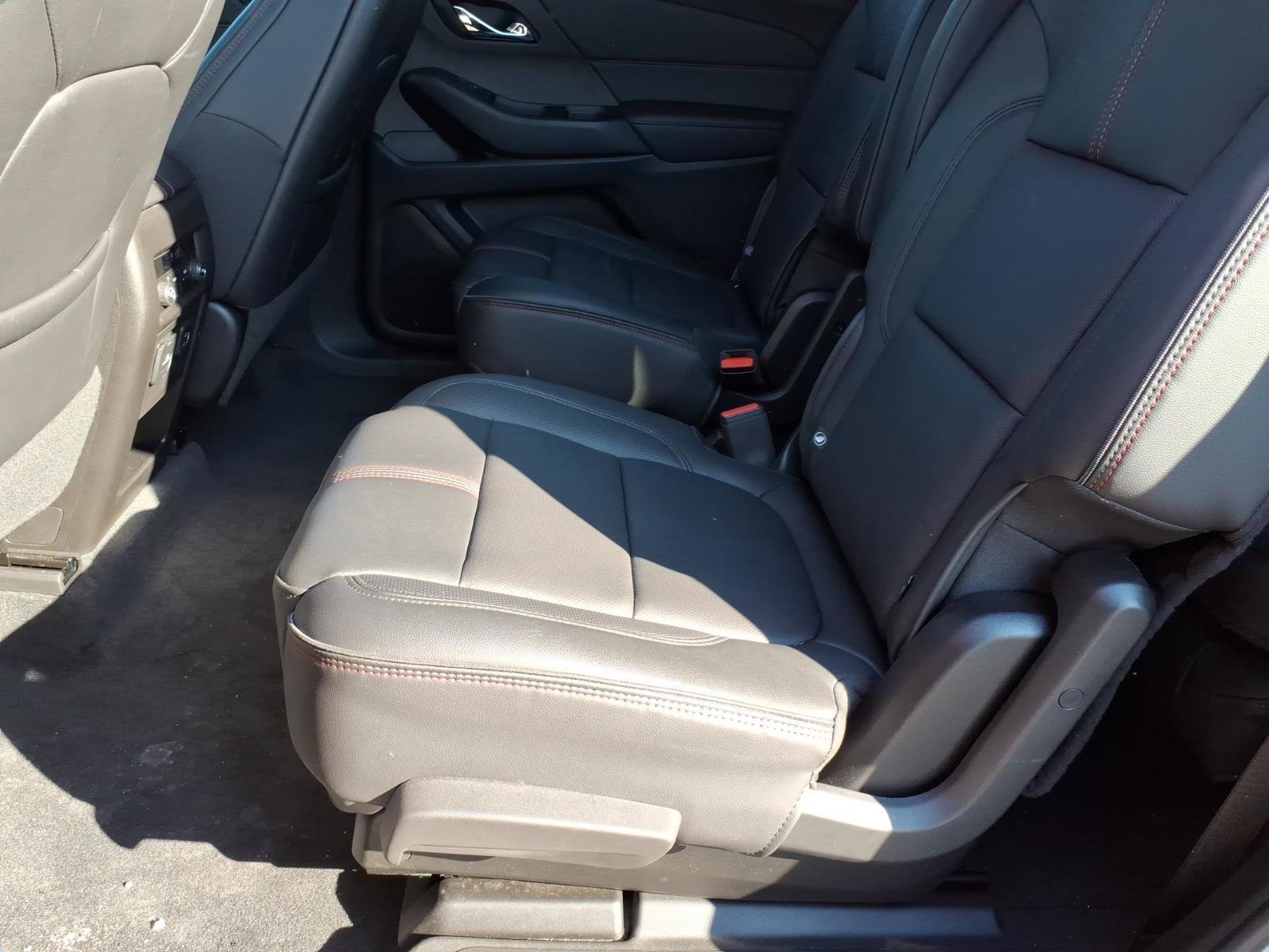 Used 2023 Chevrolet Traverse RS AWD/4WD image 10
