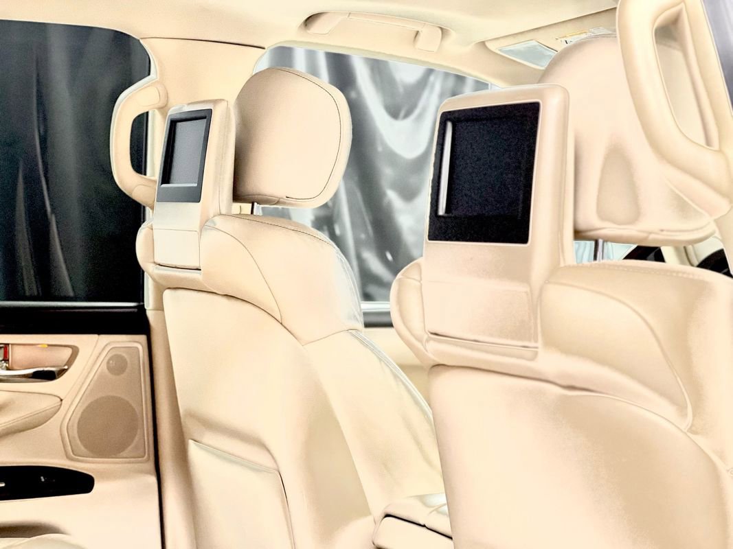 Used 2013 Lexus LX 570 4WD w/ Luxury Pkg image 25