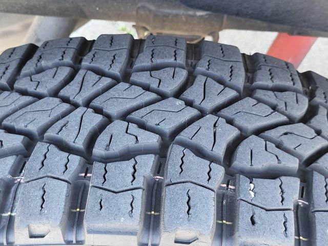 Used 2024 GMC Sierra 1500 AT4 w/ Technology Package image 30