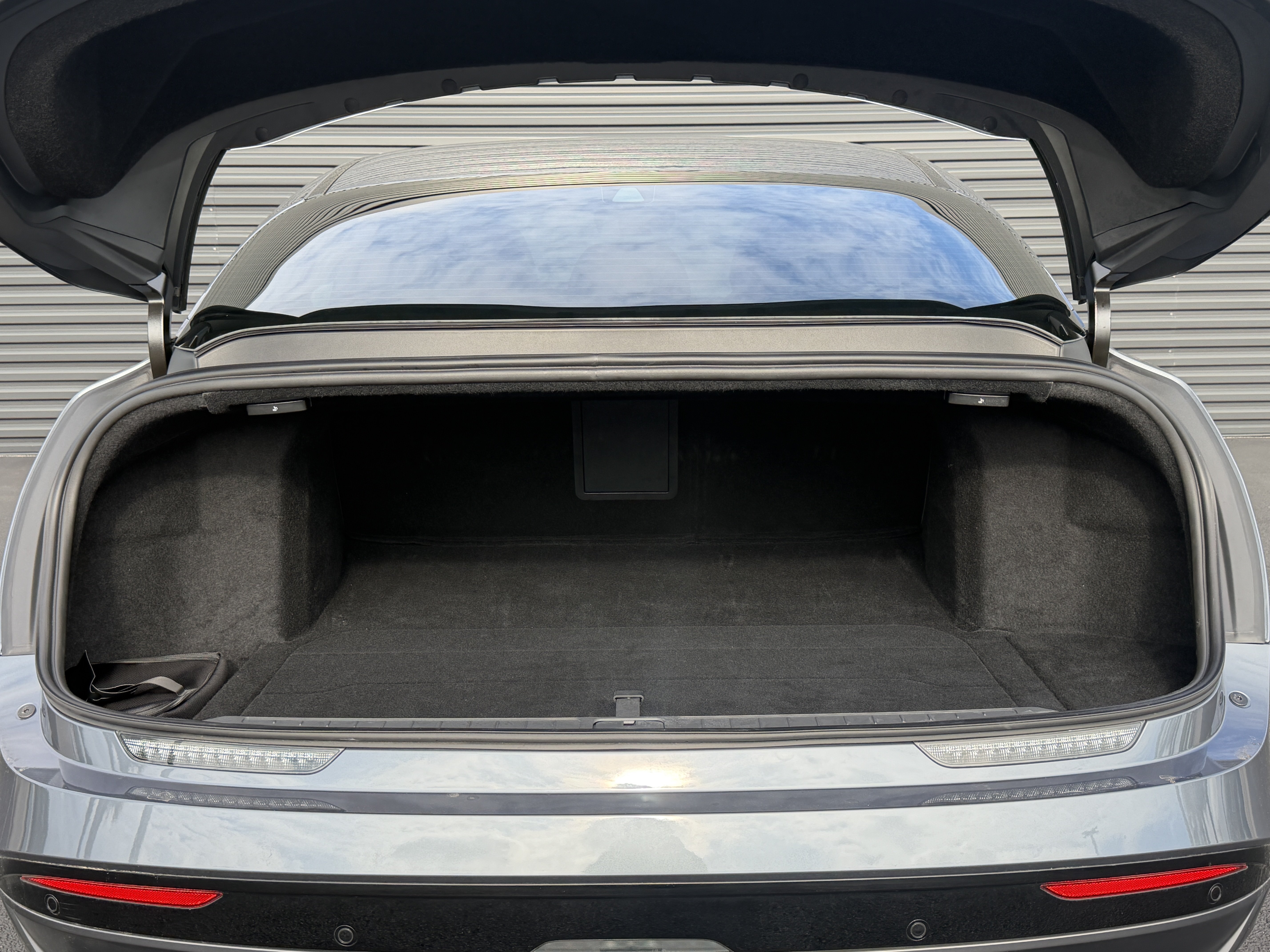 Used 2025 Lucid Air Pure RWD image 11