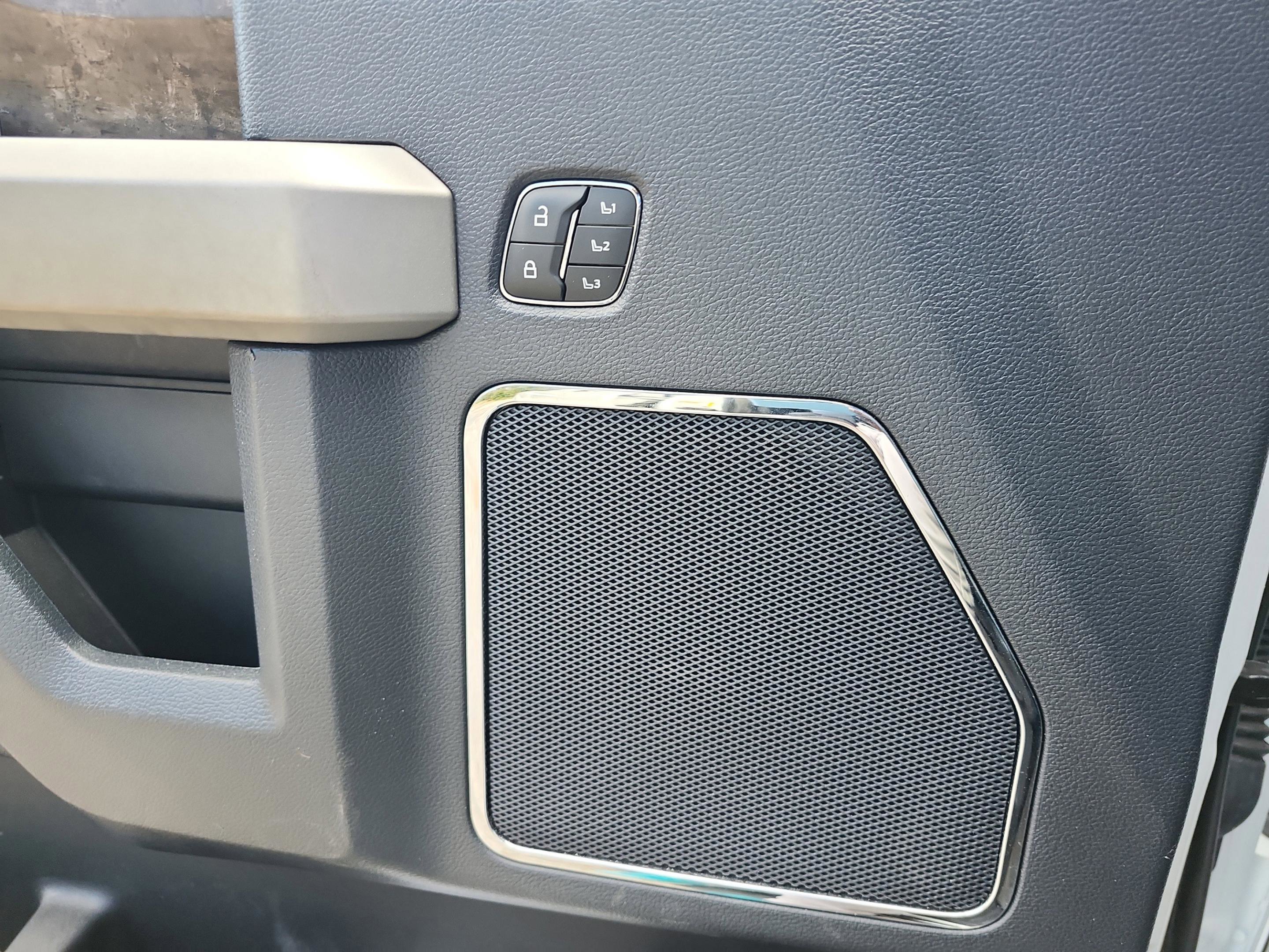 Used 2022 Ford F250 Lariat w/ Black Appearance Package image 29