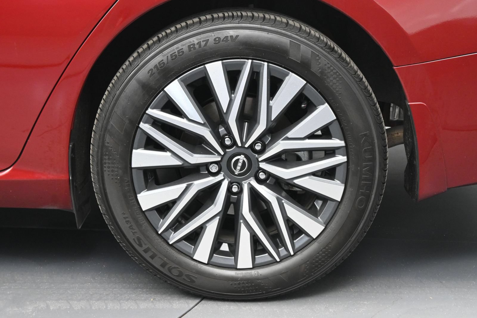 Used 2024 Nissan Altima 2.5 SV w/ SV Premium Package FWD image 21