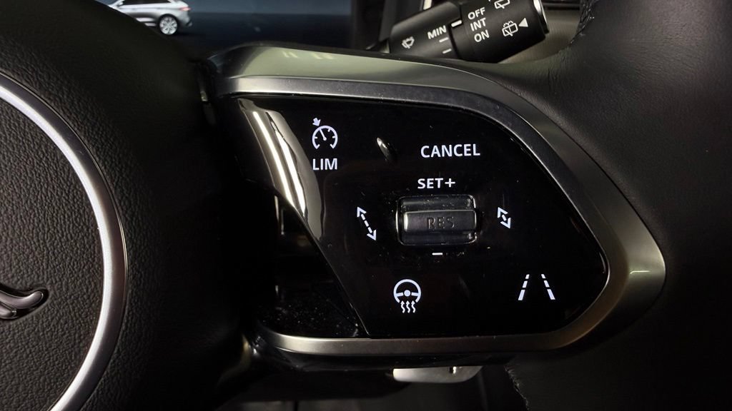 Used 2025 Jaguar F-PACE R-Dynamic S AWD/4WD image 17