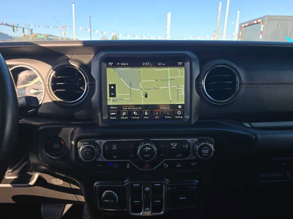 Used 2022 Jeep Wrangler Unlimited Sahara image 12