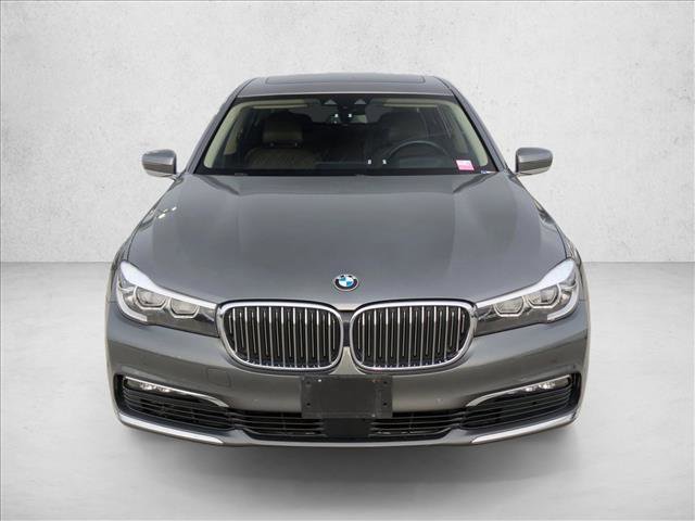 Used 2018 BMW 740i image 2