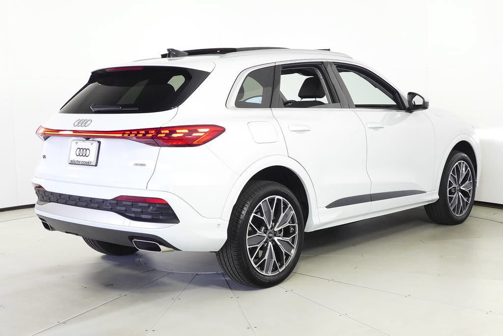 Used 2025 Audi Q5 Premium Plus w/ Premium Plus AWD/4WD image 7