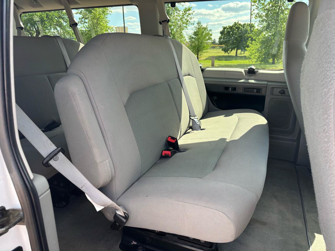 Used 2014 Ford E-350 and Econoline 350 XLT RWD image 9