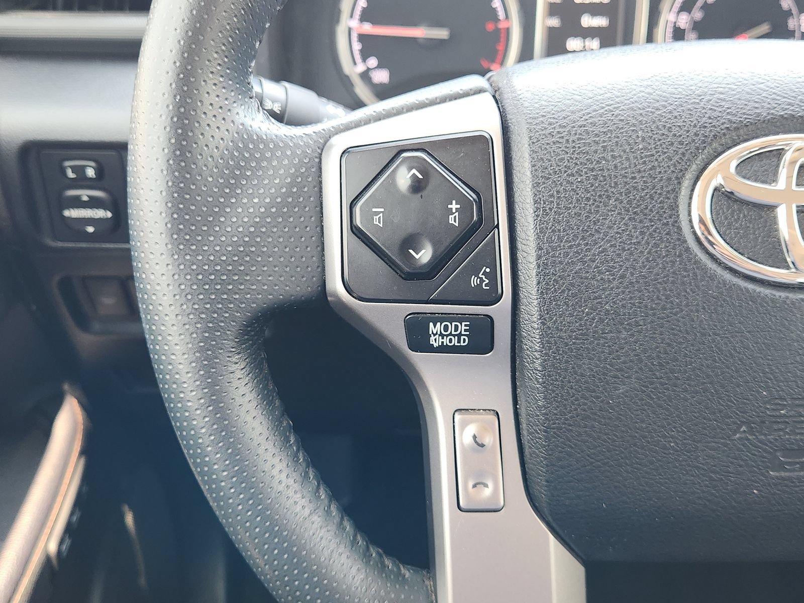 Used 2021 Toyota 4Runner Limited AWD/4WD image 33