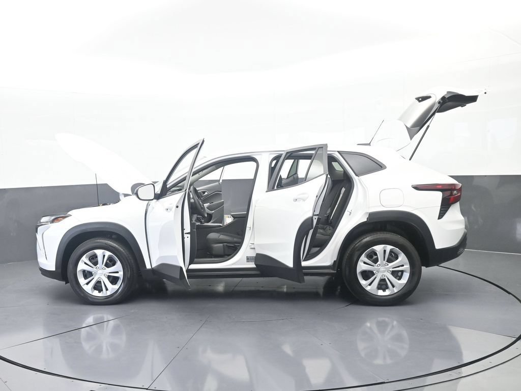 Used 2025 Chevrolet Trax LS FWD image 65