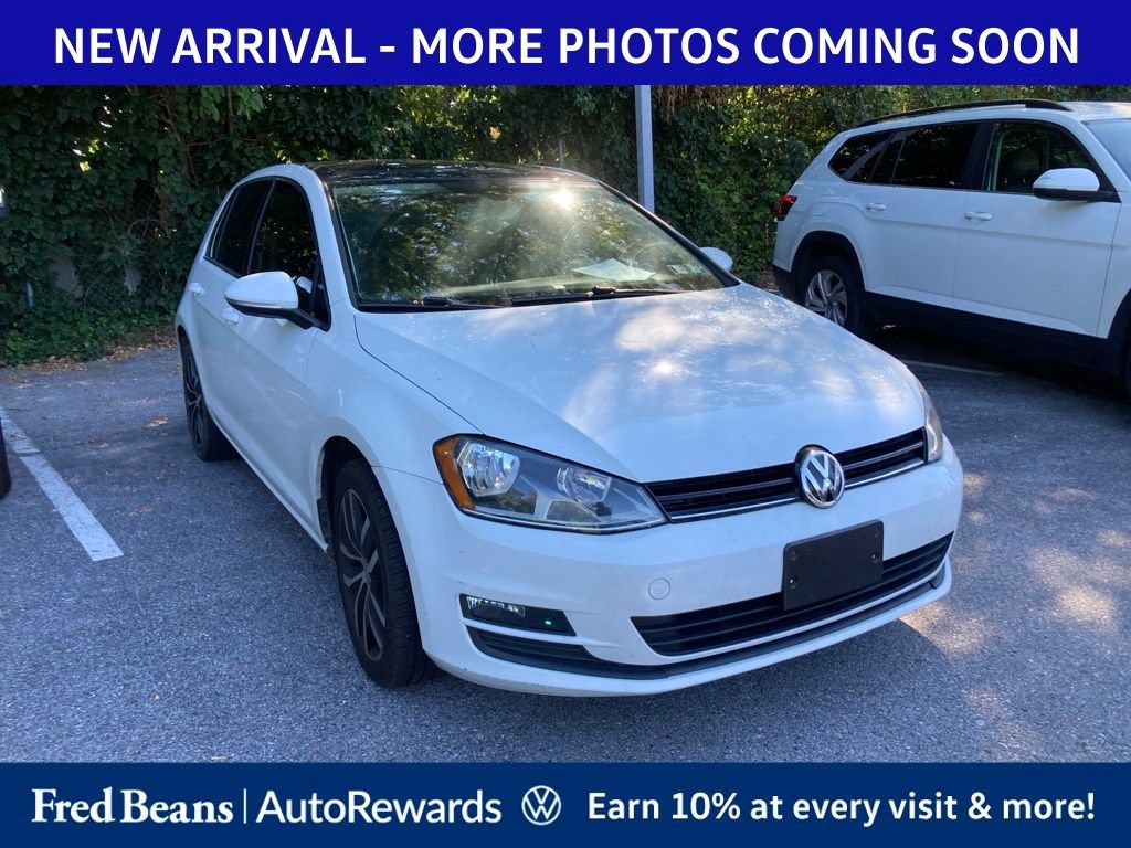 Used 2017 Volkswagen Golf SE FWD image 1