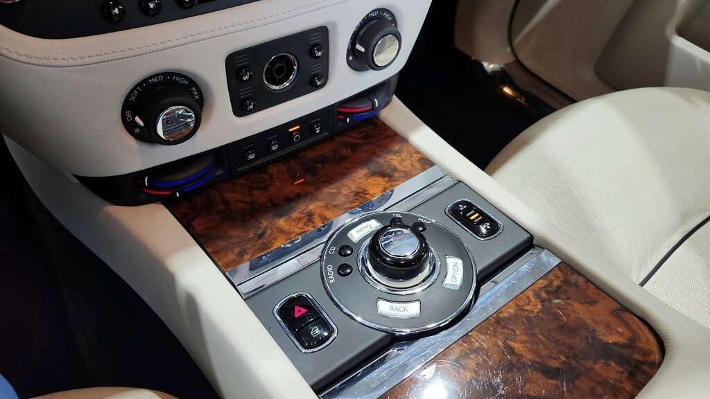 Used 2013 Rolls-Royce Ghost RWD image 38